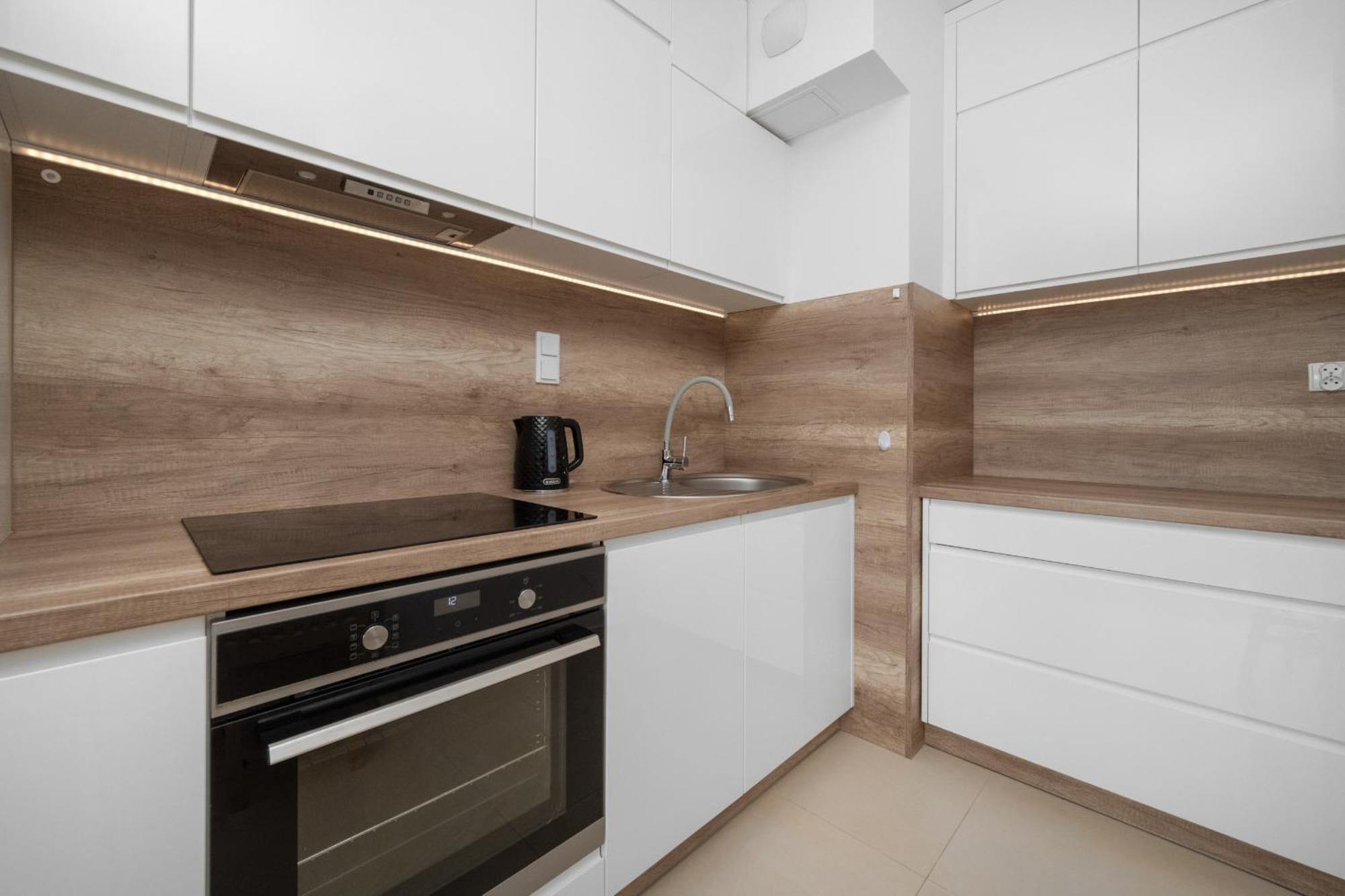 Klasyczny Apartament Z Balkonem We Wroclawiu By Noclegi Renters Dış mekan fotoğraf